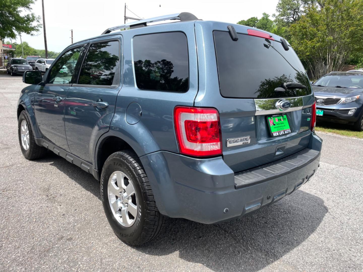 2012 BLUE FORD ESCAPE LIMITED (1FMCU9E77CK) with an 2.5L engine, Automatic transmission, located at 5103 Dorchester Rd., Charleston, SC, 29418-5607, (843) 767-1122, 36.245171, -115.228050 - Photo#4